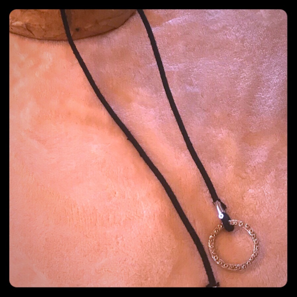 Choker long enough to wrap up to 3 or 4 times!